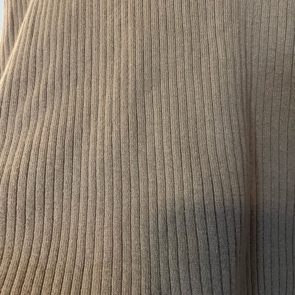 DKNY BEIGE Ribbed 100% Cotton Sweater Size Large - Picture 9 of 13